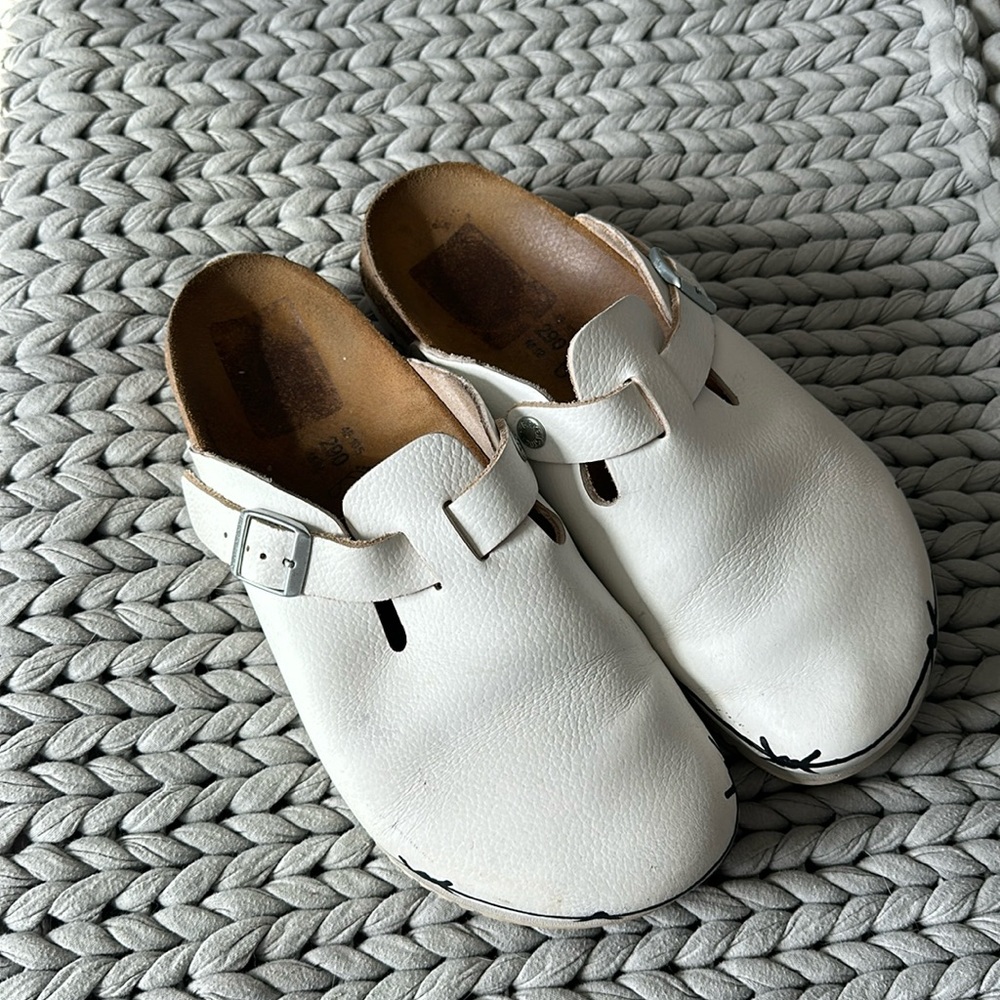 Awesome and rare Birkenstock non slip shoes.